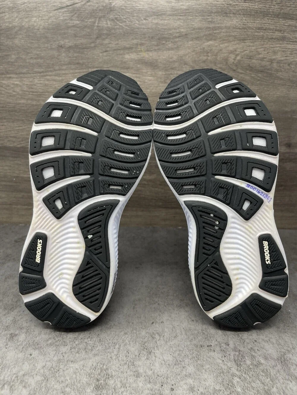 Brooks Ghost 17 Black Grey White Size 5 Womens Wide Running Walking Shoes